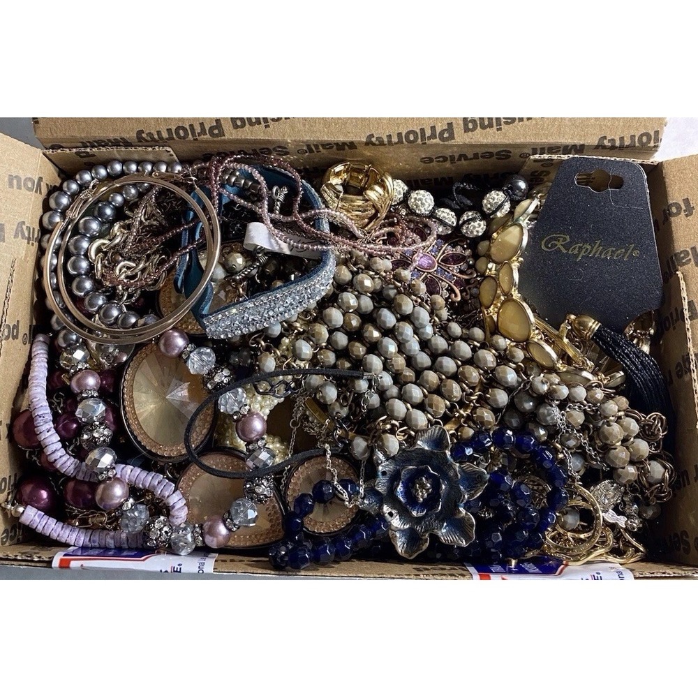 MIXED COSTUME JEWELRY LOT #2 SMALL FLAT RATE BOX 1lb14oz Wearable Not Junk Craft